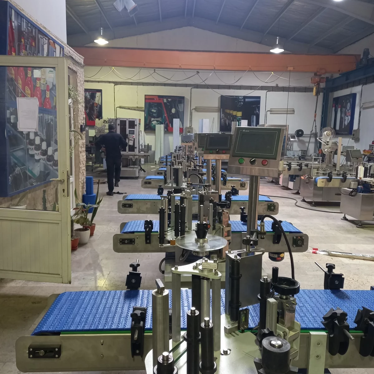 آلة ملصقات لاصقة أحادية الجانب