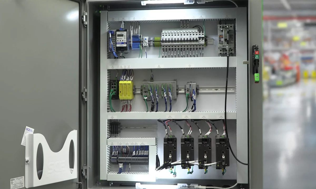 طراحی و ساخت تابلو برق برای خطوط تولید