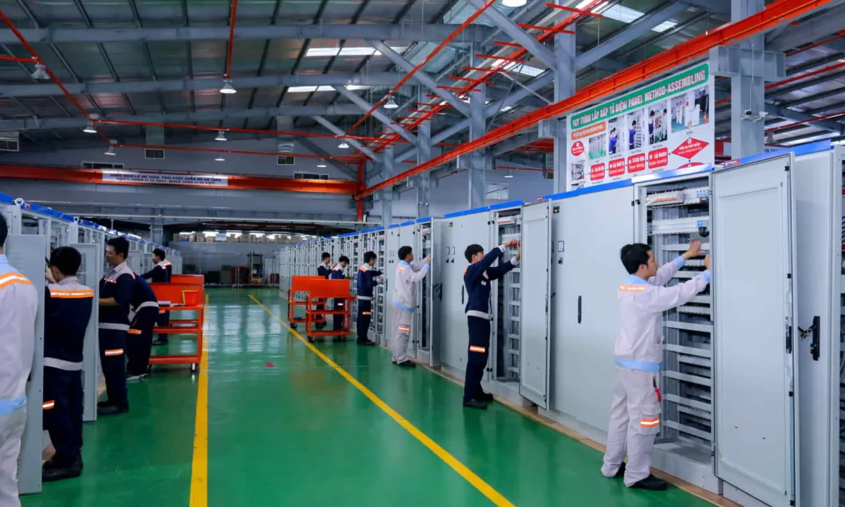 ساخت تابلو برق قدرت کشویی و ثابت با متریال استاندارد